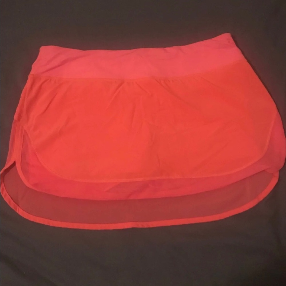 Brand new Lululemon Hotty Hot Tennis Skirt Size 8
